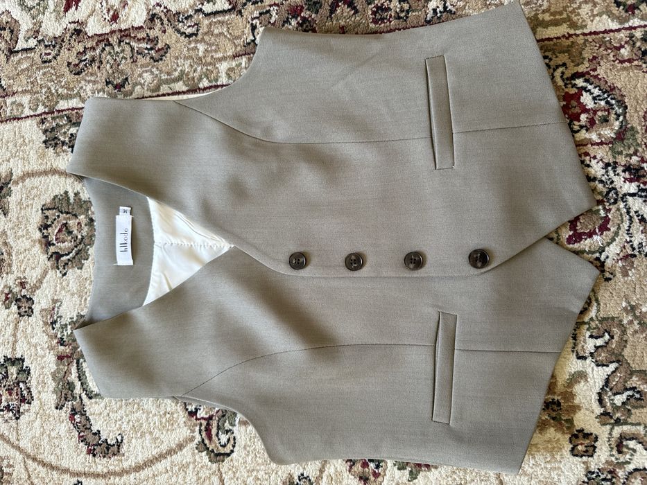 Жакет 1 ак рет киілген,матасы бәрі өте жақсы просто размер үлкендеу