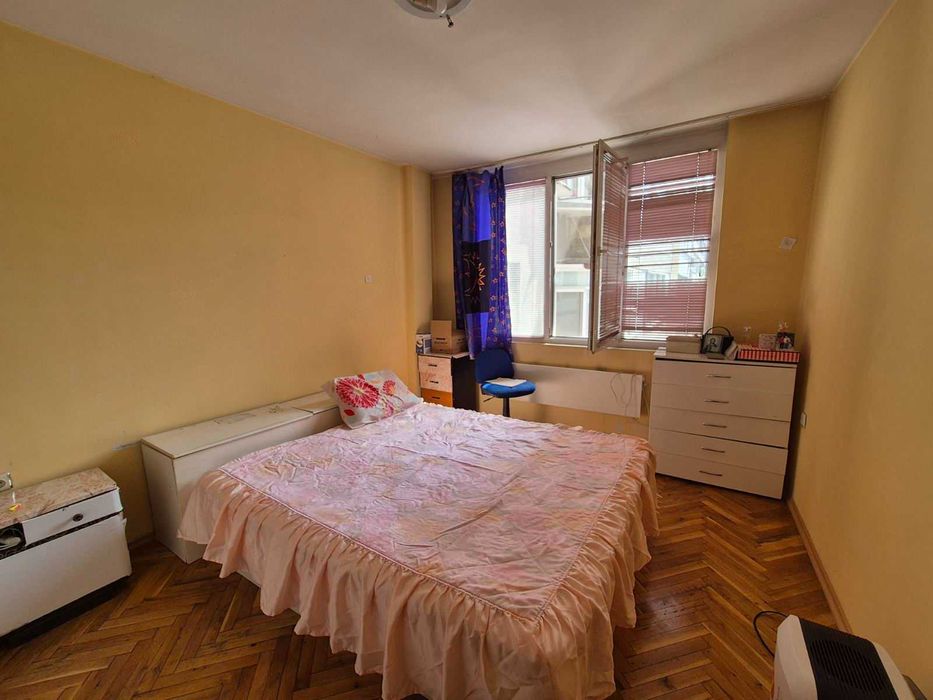 Продава се Четиристаен апартамент в Варна, Център - 87 кв.м за 2472 €/кв.м - Снимка #7