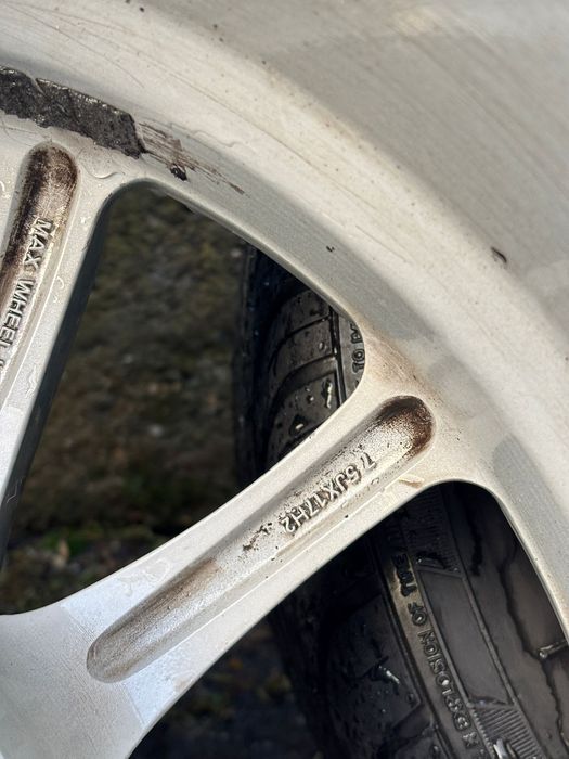 Джанти за Мерцедес с летни гуми 17