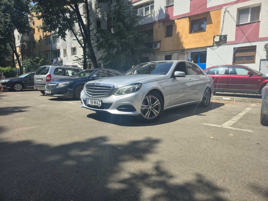 Mercedes  Benz E 220