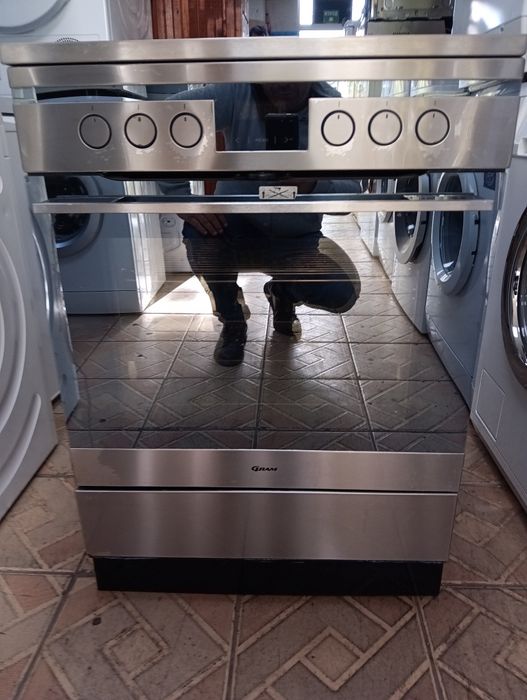 Иноксова свободно стояща печка с керамичен плот Gram 2 години гаранция