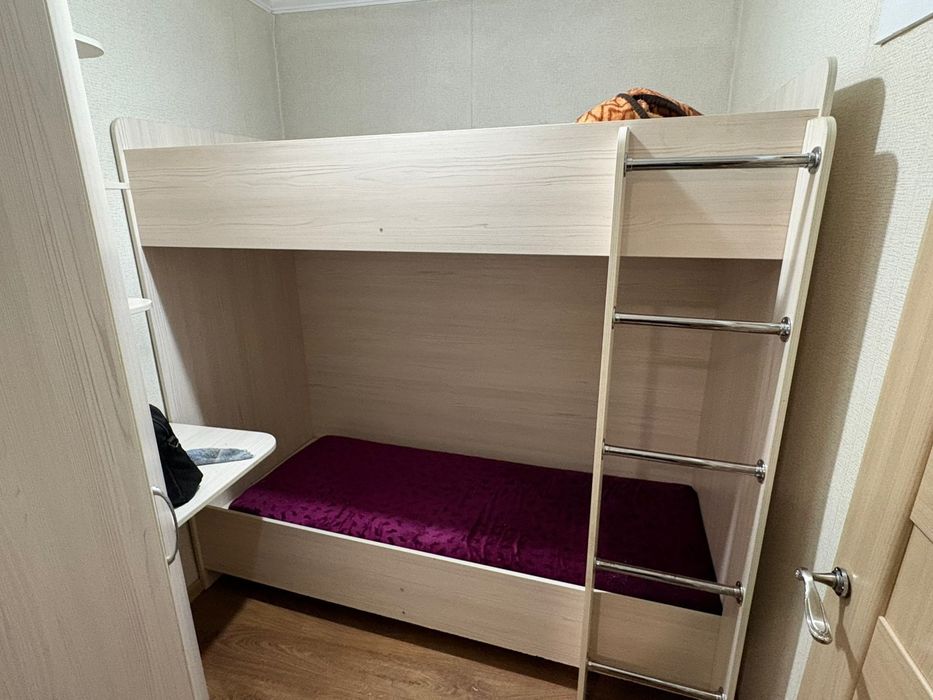 Продам двухярусный детский кровать