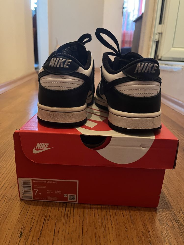 Nike Panda dunks