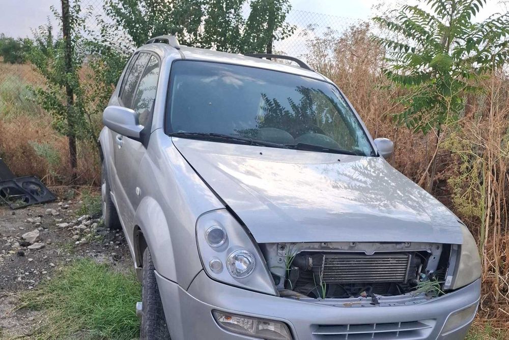 Ssangyong REXTON 2.7 на части