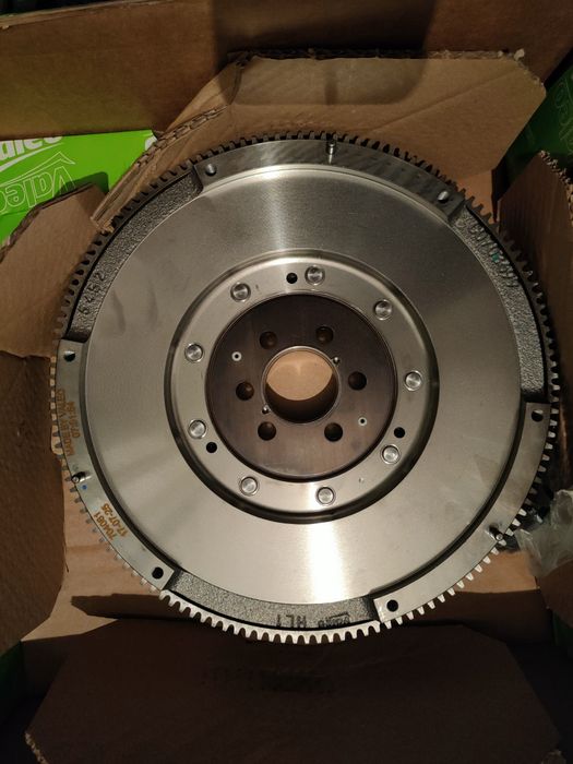 Vând ambreiaj cu volanta masa dubla Vw Tiguan motor 2.0 diesel 837345