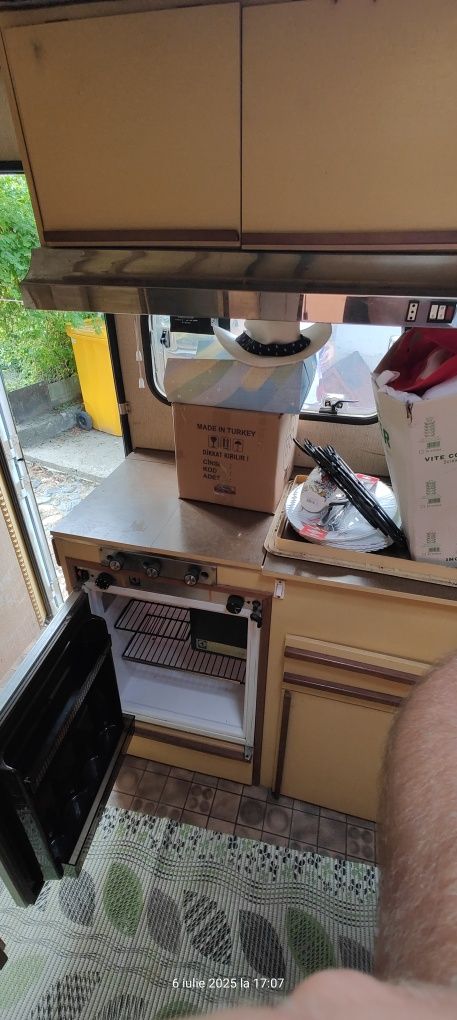 Rulotă CX Royalcar – ideală pentru curte, cabană, proiect DIY