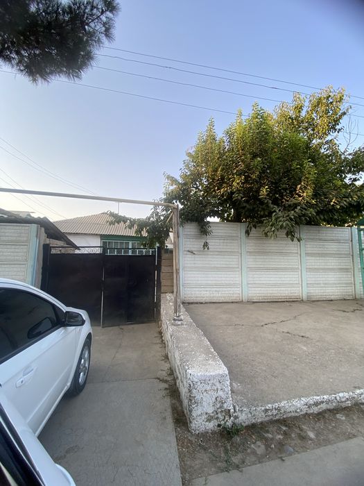 Uy sotiladi 9.5 so’tix oxvati yo’l yuzida biznes uchun zo’r lokatsiya