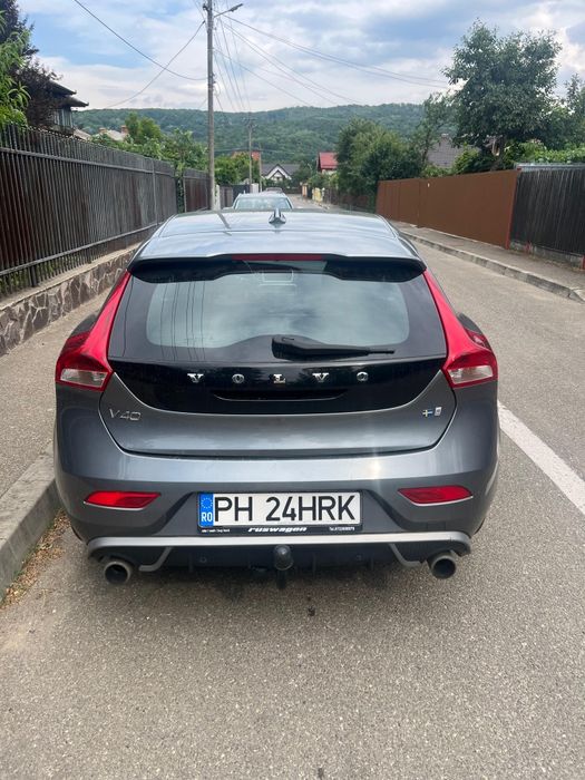 Volvo V40 R design