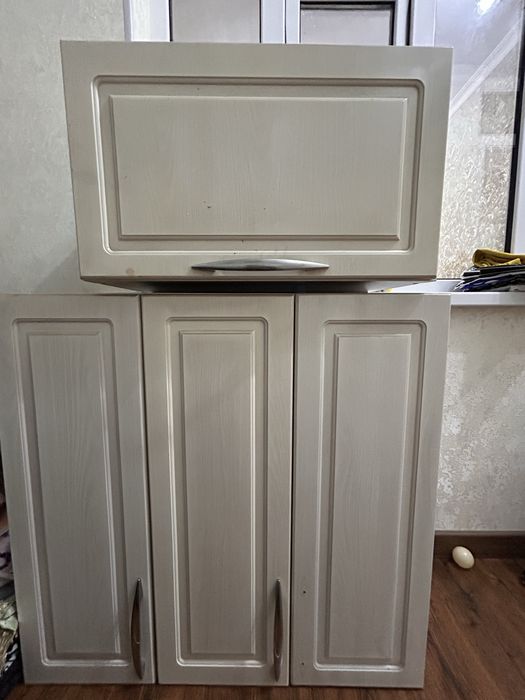 Кухонный шкаф с тумбочкой