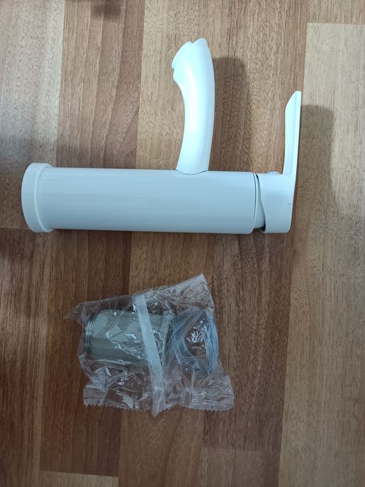 Продам несколько новых смесителей для раковины!