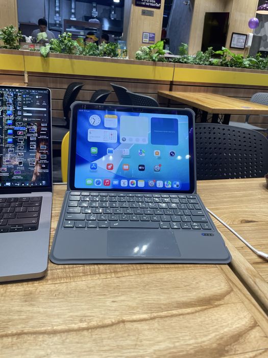 Ipad 10 99 % 10 soatdan kopga yetadi full komplekt