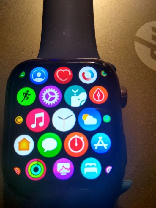 Смарт часовник със зарядно