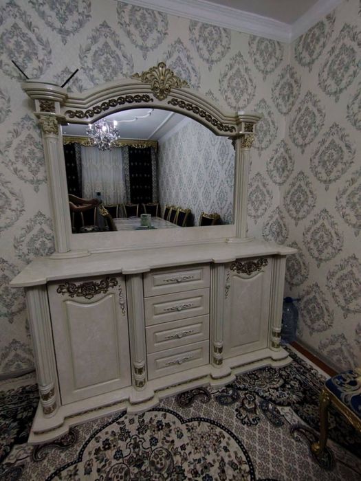 Стол стул 12 чел. Комод большой