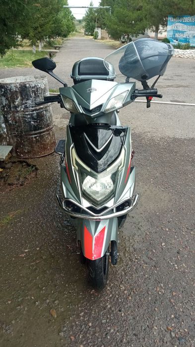 Skuter sotiladi/