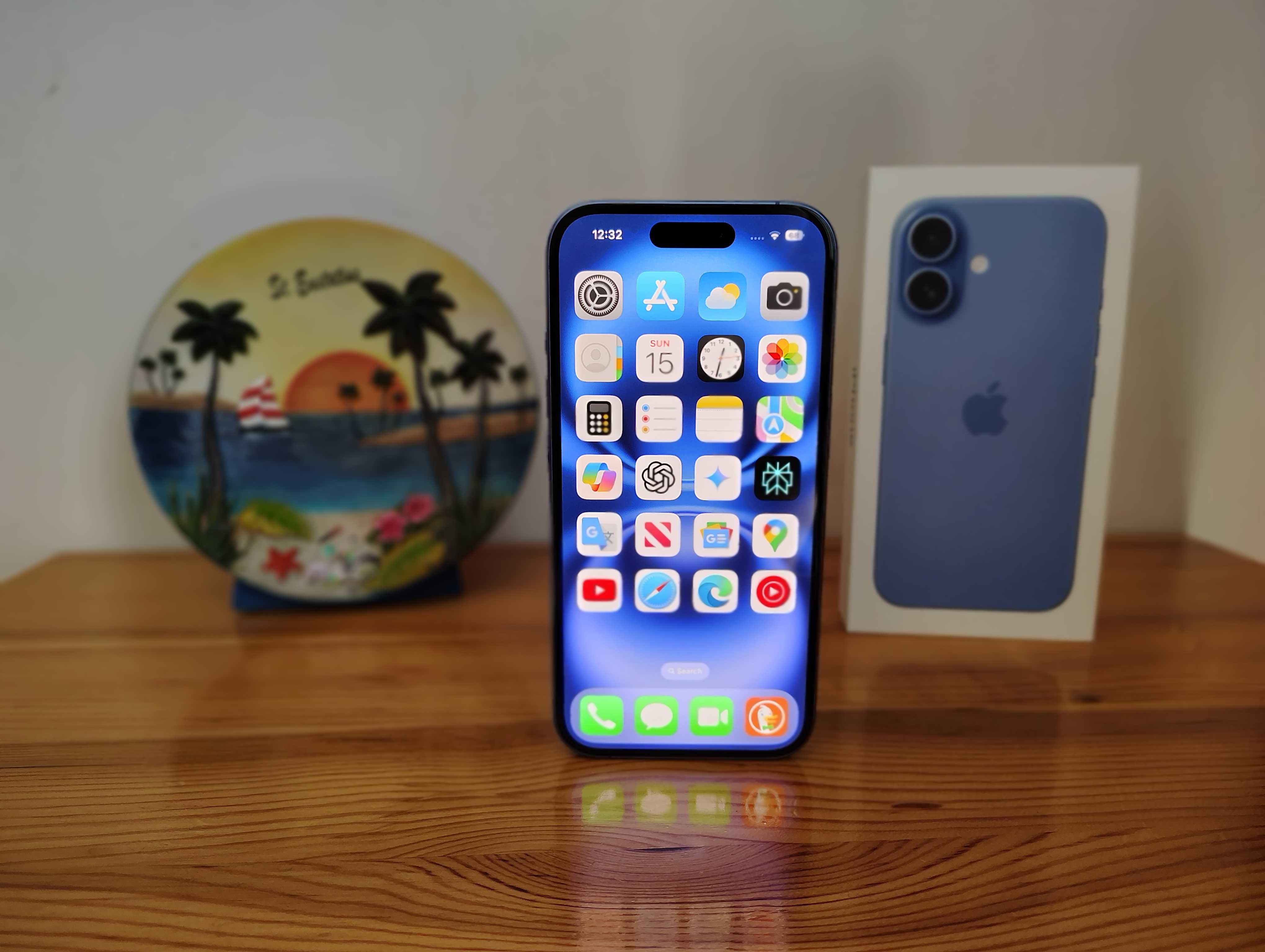 iPhone 16 – Ultramarine