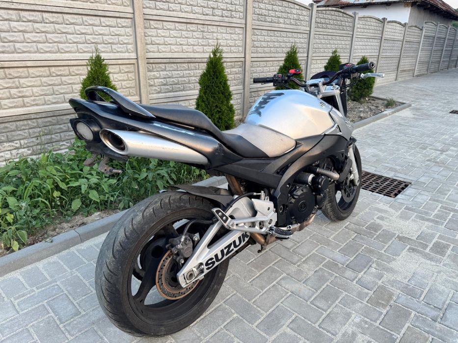 Suzuki GSR 600 2009