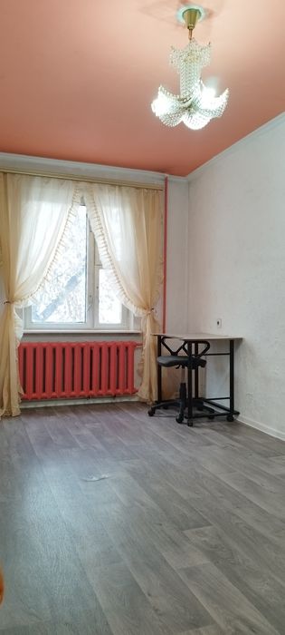 Сдам одну комнату в 3х комнатной квартире.