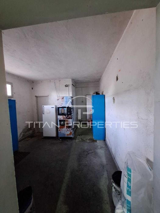 Продава се Склад в Пловдив, Тракия - 1070 кв.м за 641 €/кв.м - Снимка #4