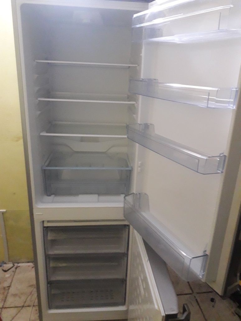 Combina  frigorifica Indesit arctic whirpool zanussi