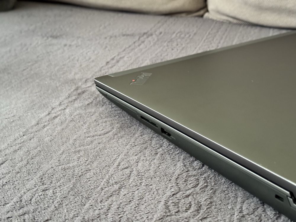 16’QHD+/i7-12850HX/Tinkpad P16 Gen1/32GB DDR5/512GB SSD/RTX A1000
