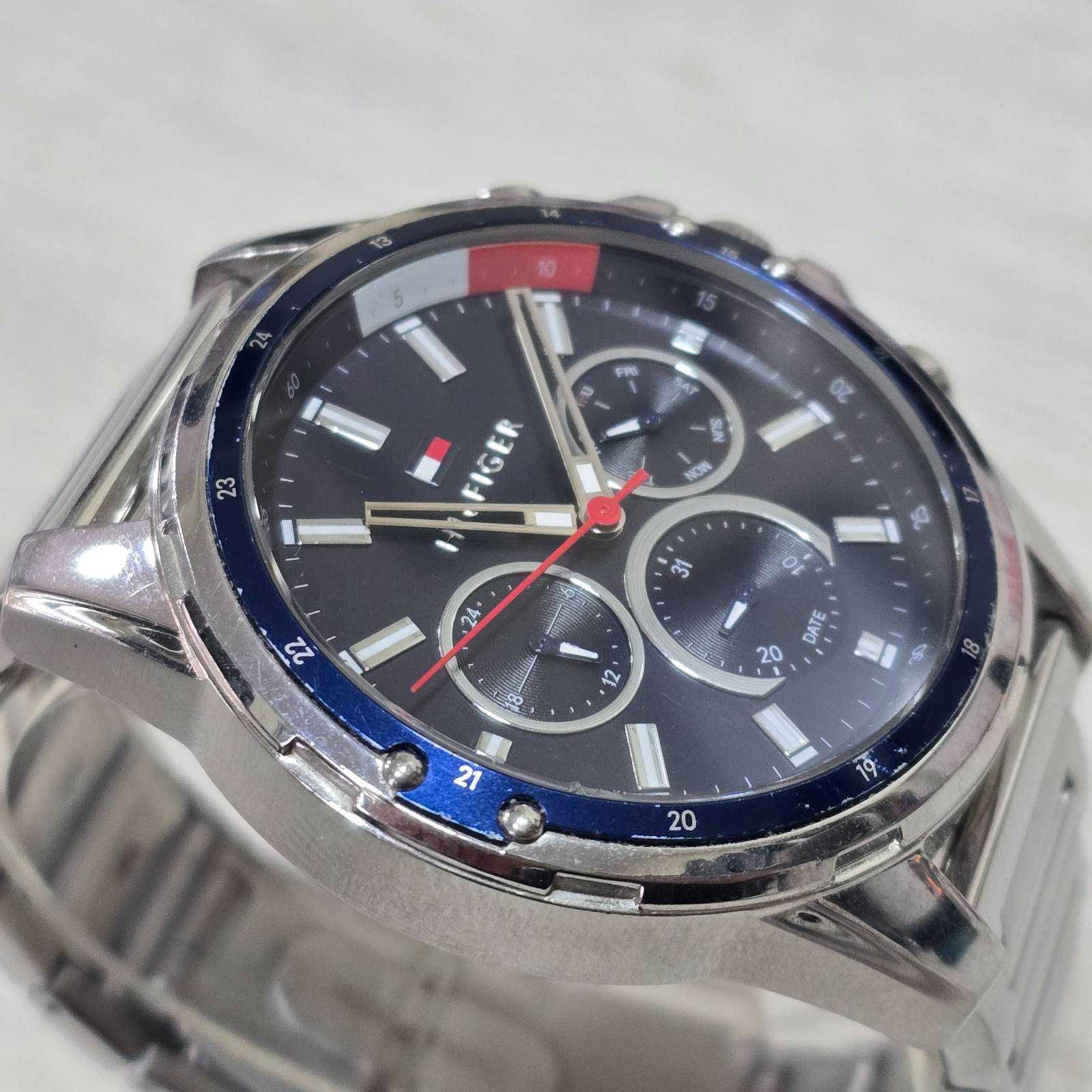 Часовник Tommy Hilfiger
