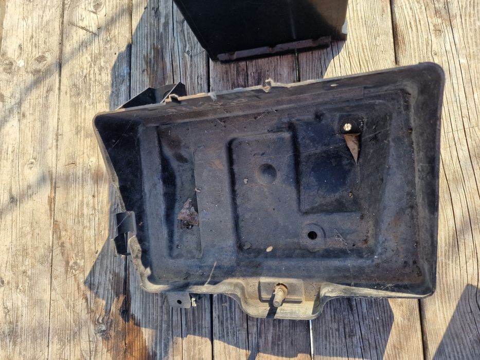 Baterie auto Macht

Vând baterie auto Macht