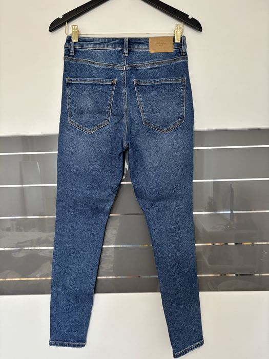 Blugi noi Vero Moda
