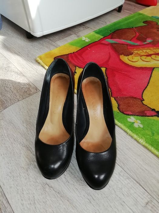 Фирменная кожаная обувь Staccato