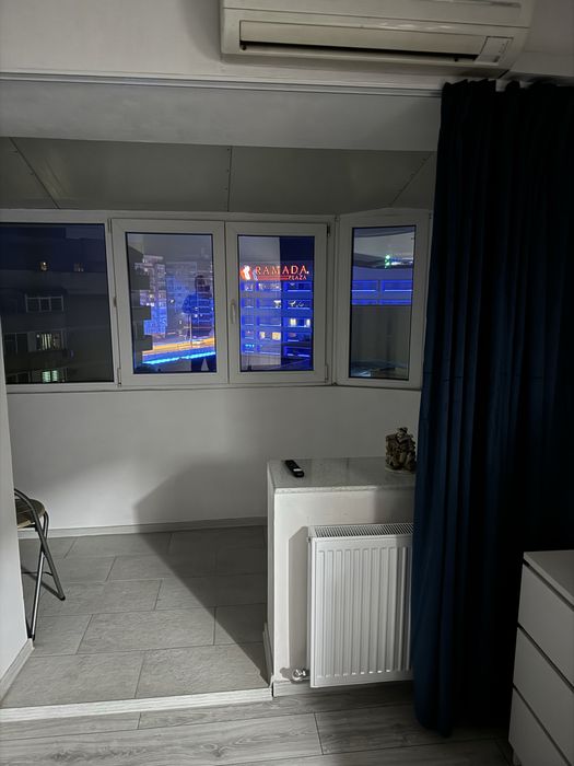 Vand Garsoniera decomandata centru