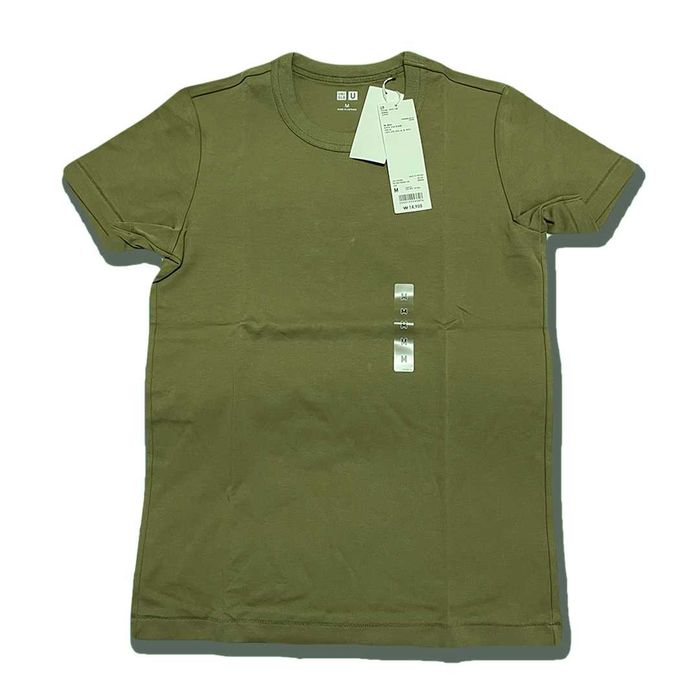 Новая базовая футболка Uniqlo