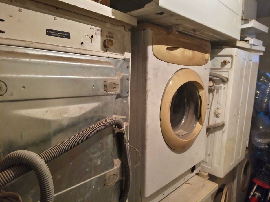 Продавам Перални за части.