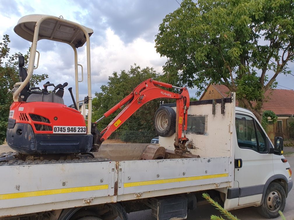 Miniexcavator de închiriat și transport basculabil