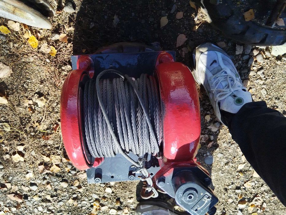 Troliu tractoras in 2 pistoane gradina