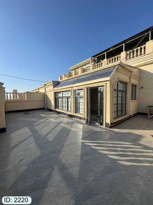 5 mikr jomiy emirxan tarafda 5 xonali kvartira sotiladi №2220