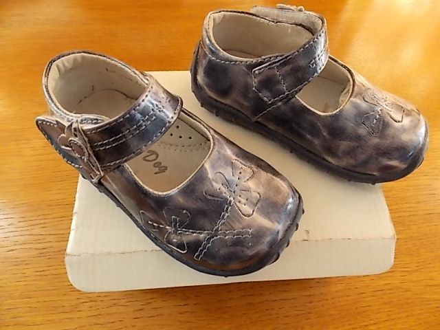 Pantofi din piele pentru fetite mar 19