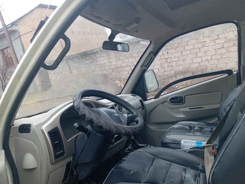 Foton sotiladi, 2 ta kabi ali, 5 kishi ketadi.