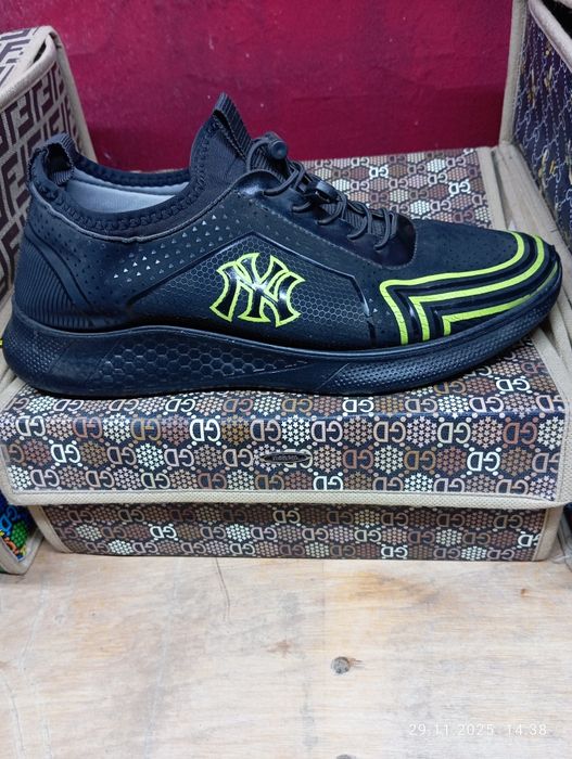 Кроссовки все фирма отдам не дорого