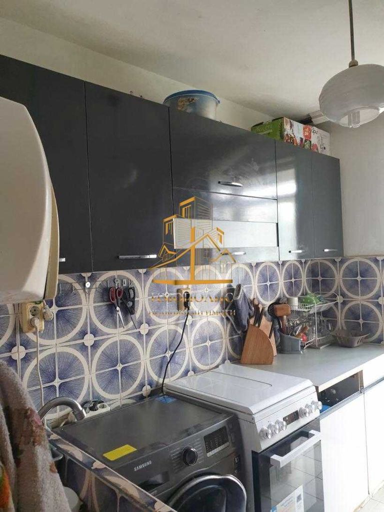 Продава се Четиристаен апартамент в Варна, Цветен квартал - 78 кв.м за 1731 €/кв.м - Снимка #5