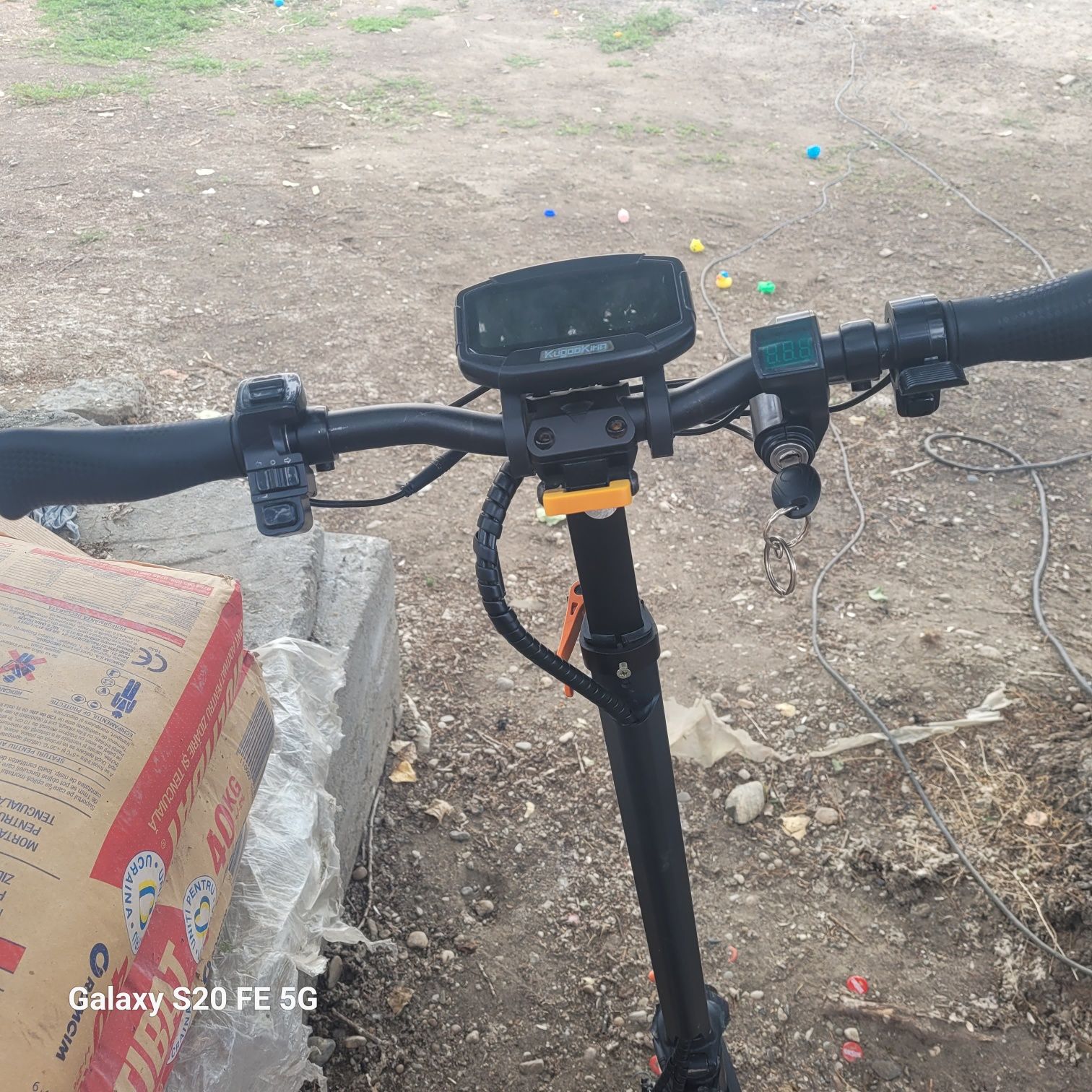 Vând trotineta electrica kukirin g2 pro- varianta originala