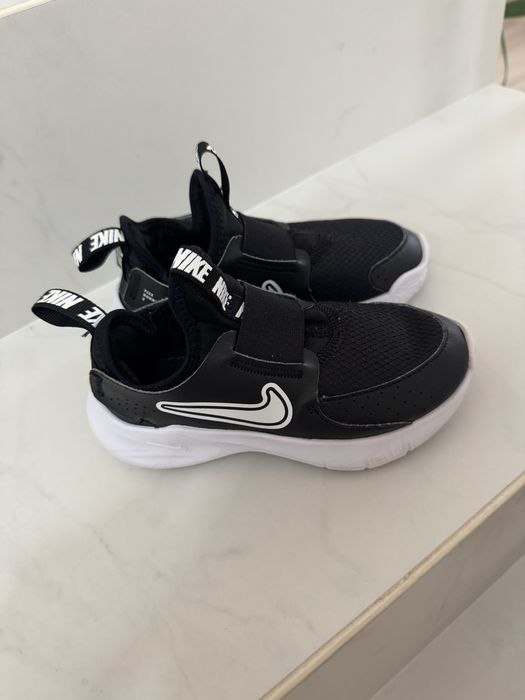 Adidasi nike copii