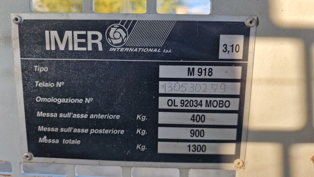 Mini incarcator frontal.