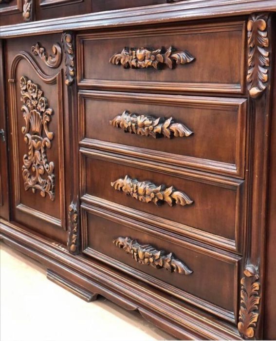 Vitrina stil baroc sculptata