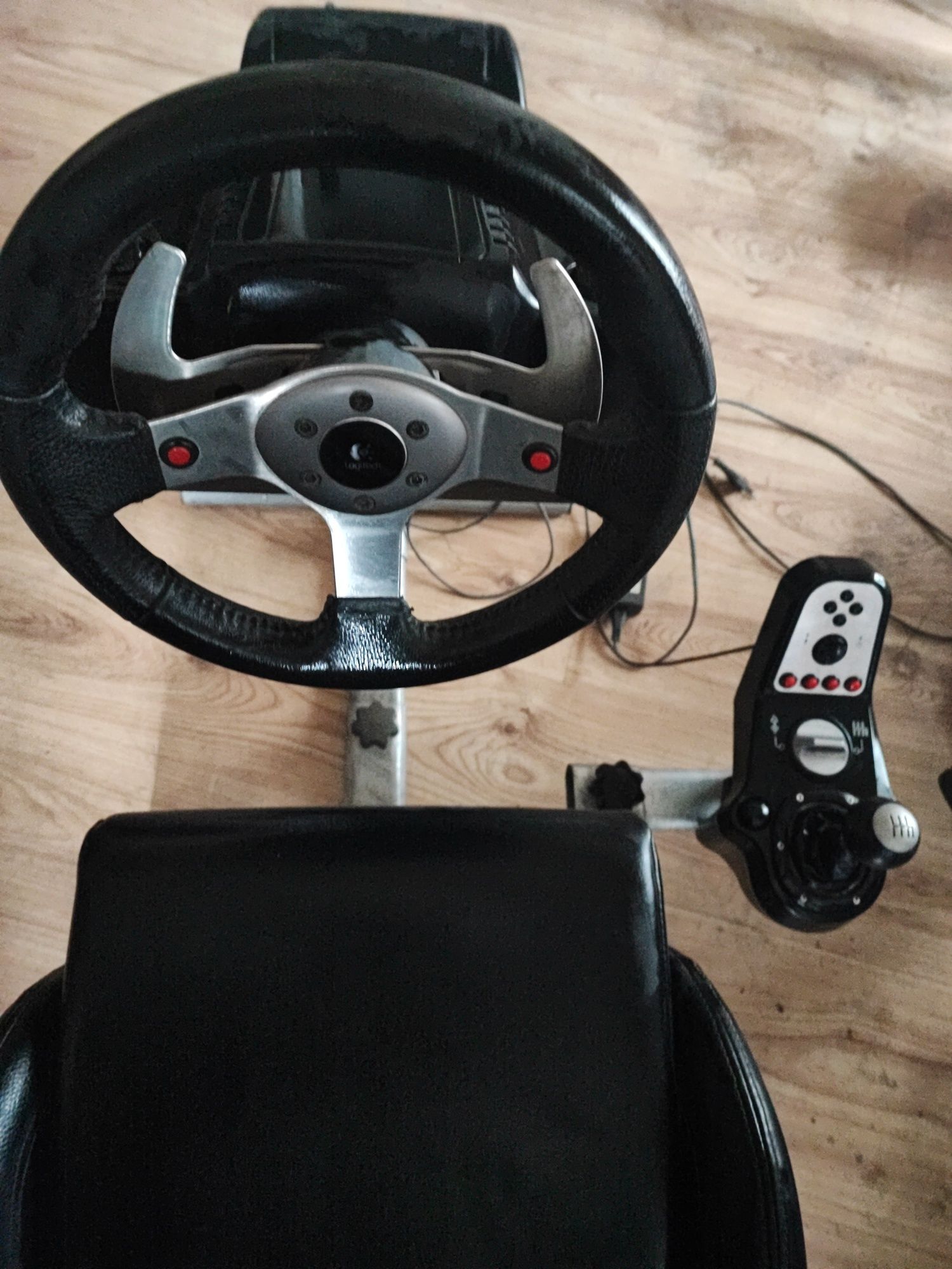 Scaun Playseat +volan, pedale și schimbător Logitech