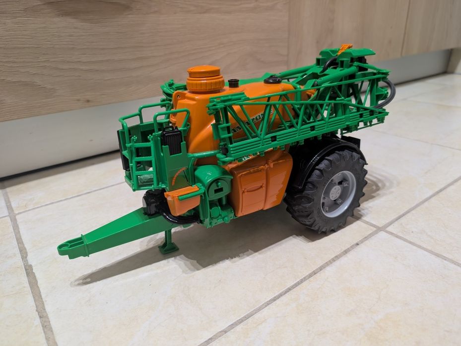 remorca pentru erbicidat / stropit Bruder Amazone UX 5200
