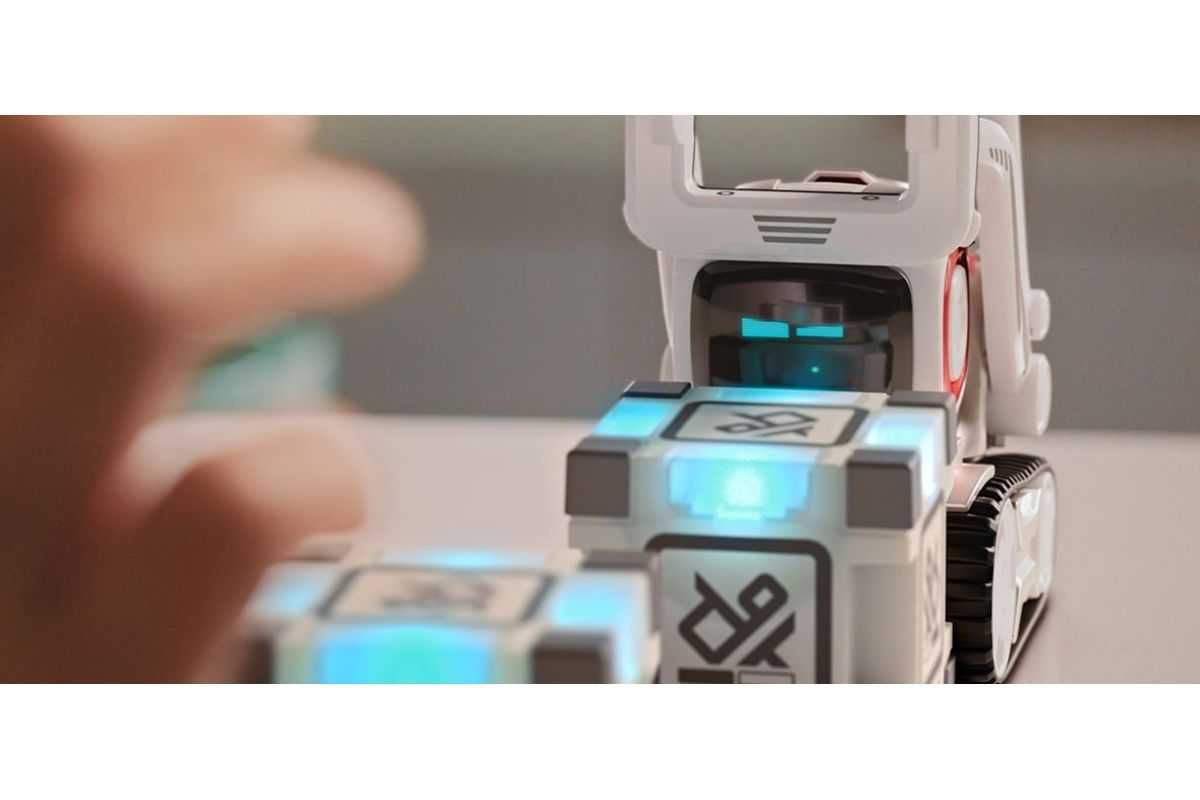 Игрушка робот с искусственным интеллектом Anki Cozmo Renewed
