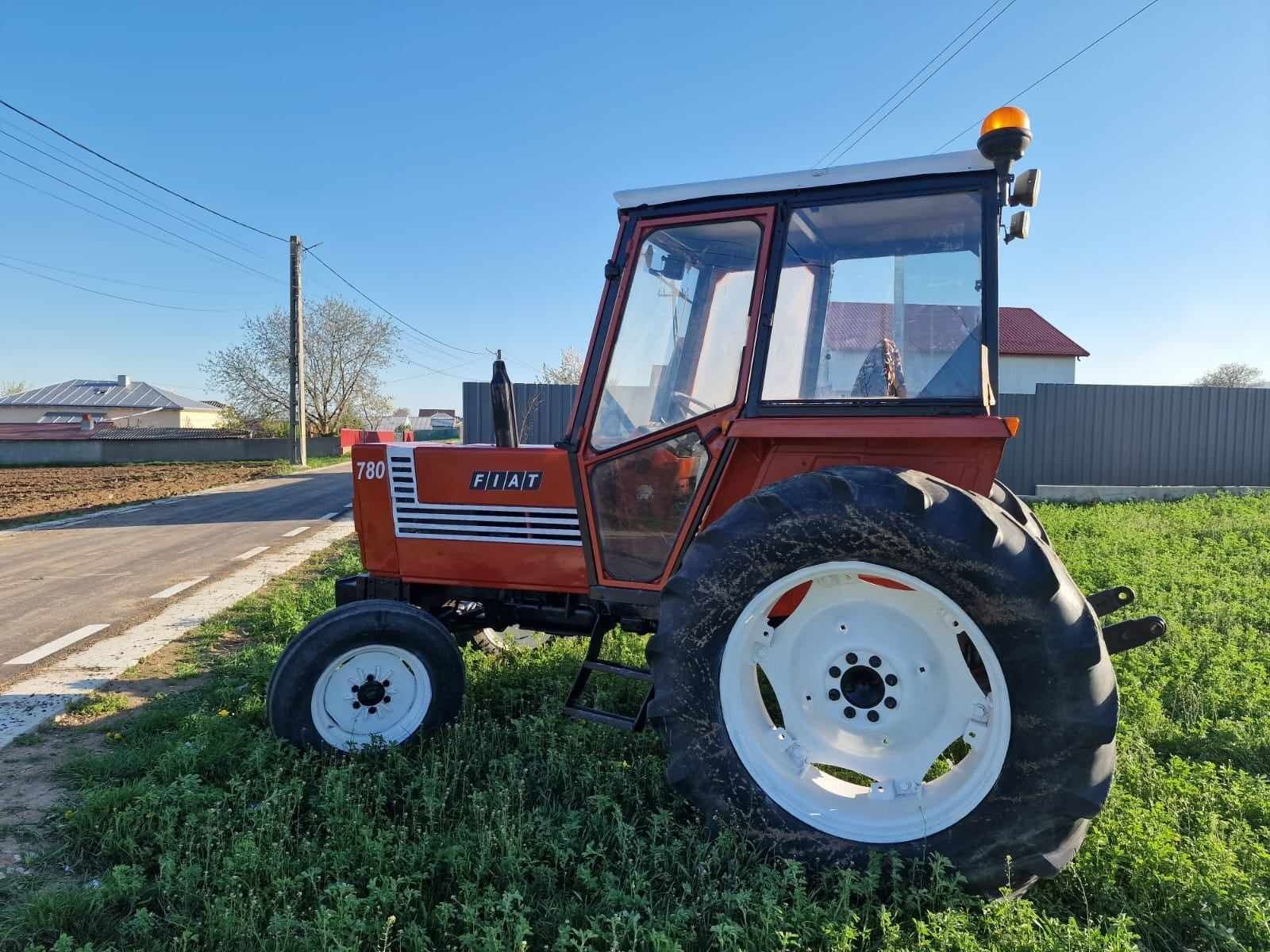 Vând Tractor Fiat 780