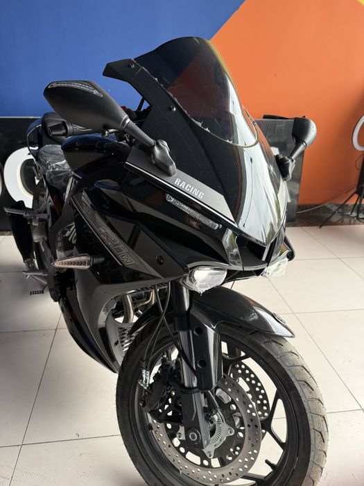 Новинка! Мотоцикл Yamaha r1 в подарок шлем