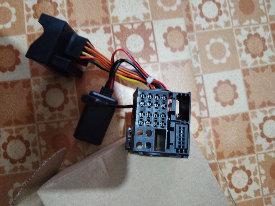 Bluetooth AUX адаптер 12Pin с микрофон 150 см за Opel CD30 CDC40 CD70