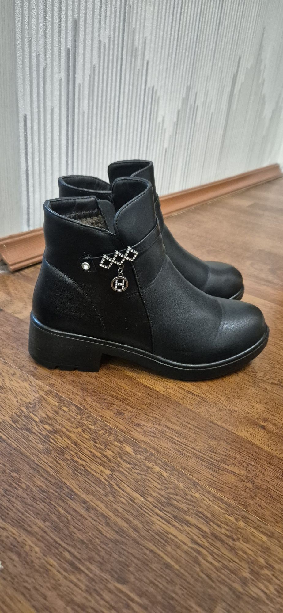 Продам сапоги осенние