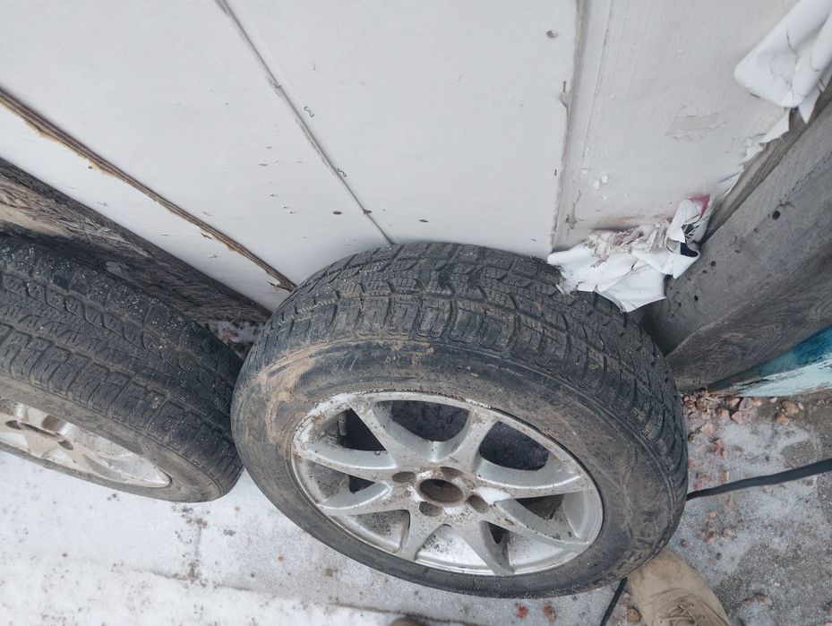 Резина с дисками всесезонка